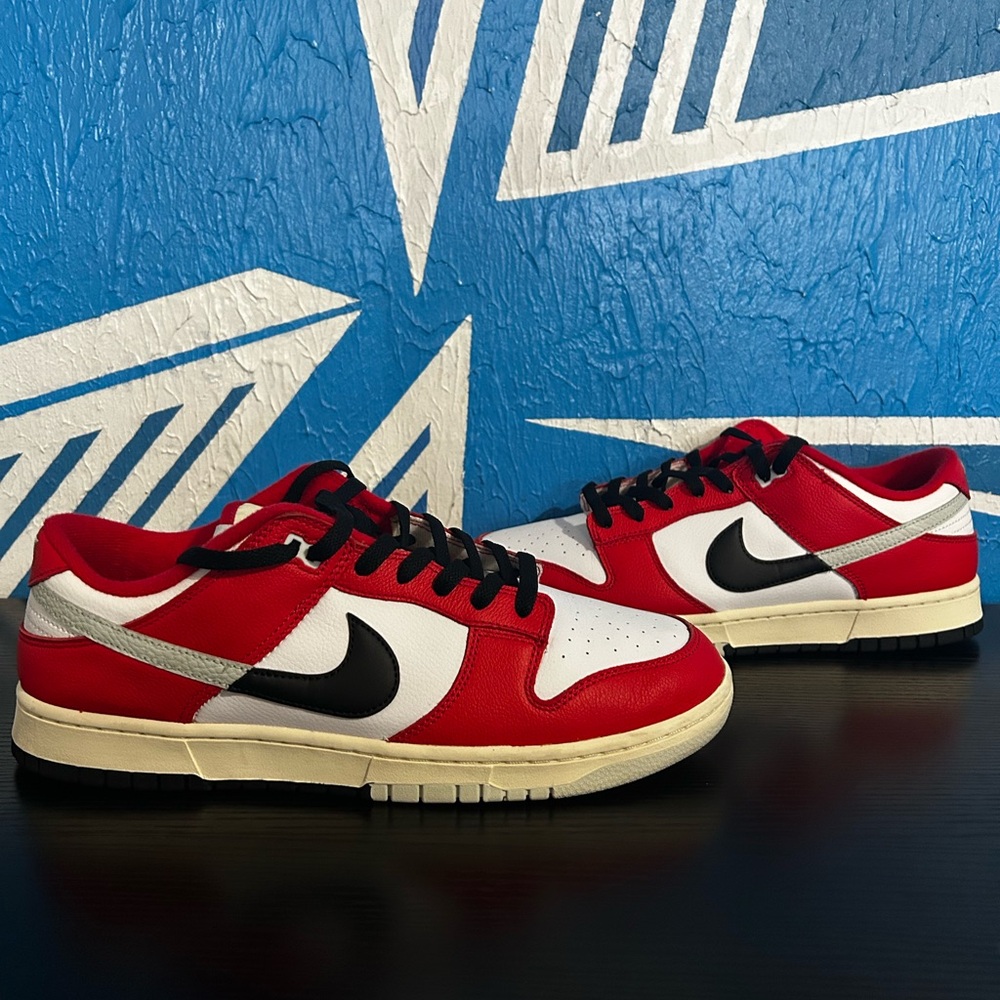 Nike Dunk Low Split Chicago - Picture 1 of 8